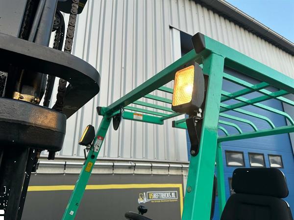 Grote foto vs 22026 elektrische triplex heftruck mitsubishi fb35k agrarisch heftrucks