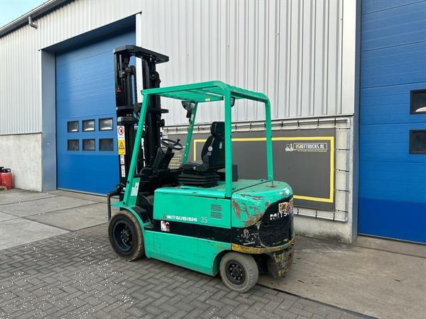 Grote foto vs 22026 elektrische triplex heftruck mitsubishi fb35k agrarisch heftrucks