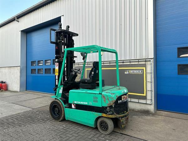 Grote foto vs 22026 elektrische triplex heftruck mitsubishi fb35k agrarisch heftrucks