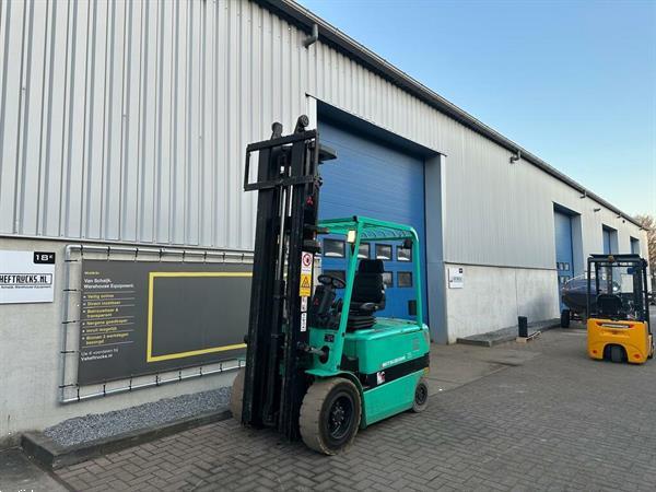 Grote foto vs 22026 elektrische triplex heftruck mitsubishi fb35k agrarisch heftrucks