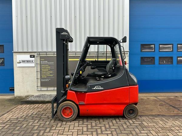 Grote foto vs 22027 elektrische triplex heftruck linde e30 freelift agrarisch heftrucks
