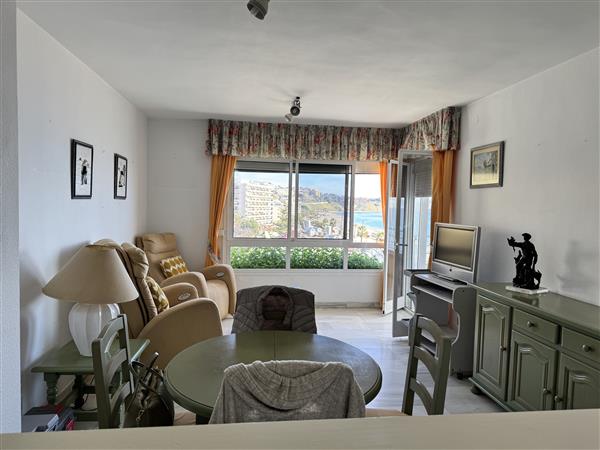 Grote foto eerstelijns appartement aan zee in fuengirola. huizen en kamers bestaand europa