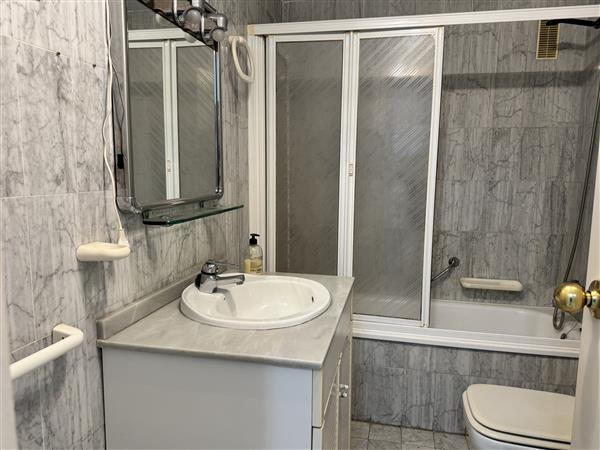 Grote foto eerstelijns appartement aan zee in fuengirola. huizen en kamers bestaand europa