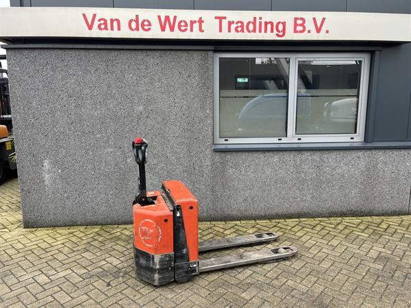 Grote foto electrische palletwagen transpallet toyota lwe180 met lader doe het zelf en verbouw hefwerktuigen