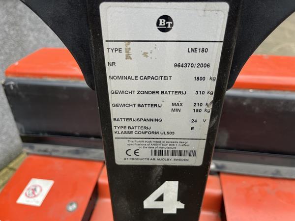 Grote foto electrische palletwagen transpallet toyota lwe180 met lader doe het zelf en verbouw hefwerktuigen