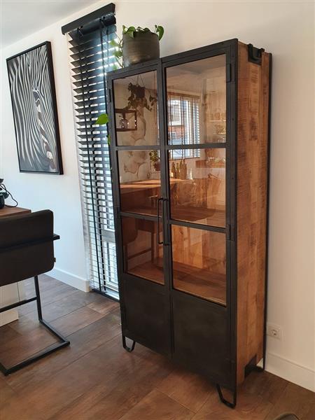 Grote foto vitrinekast spring 90x40x190 cm mangohout zwart metaal bestseller huis en inrichting eettafels