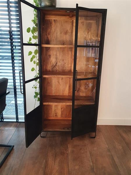 Grote foto vitrinekast spring 90x40x190 cm mangohout zwart metaal bestseller huis en inrichting eettafels