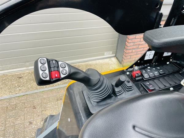 Grote foto giant g2700 x tra hd minishovel nieuw zeer compleet agrarisch shovels