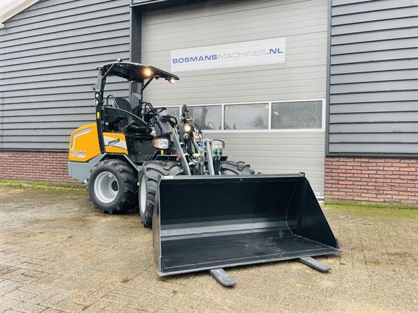 Grote foto giant g2700 x tra hd minishovel nieuw zeer compleet agrarisch shovels