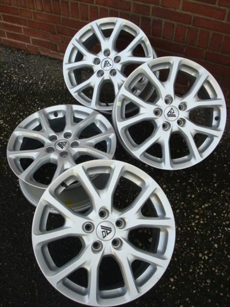 Grote foto 17 inch originele jeep velgen steek 5x110 auto onderdelen banden en velgen