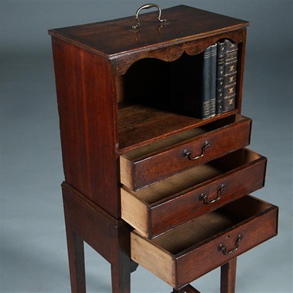 Grote foto engels tafelkastje met drie laden in eiken draagbare bovenkant ca 1775 no.252030 antiek en kunst stoelen en banken