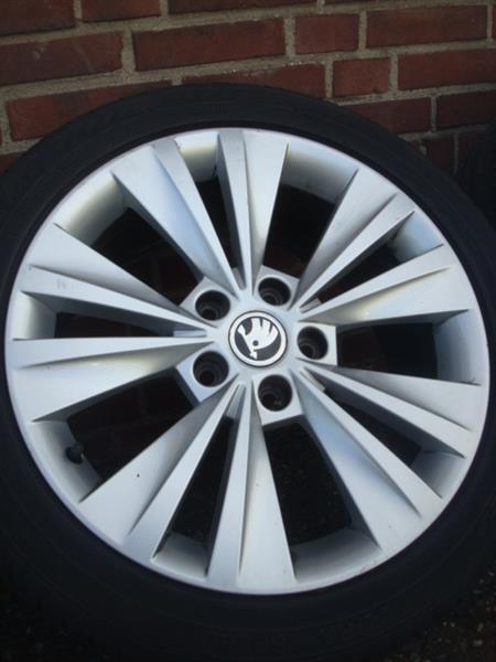 Grote foto 17 originele skoda kodiaq karoq velgen en banden auto onderdelen banden en velgen