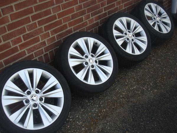 Grote foto 17 originele skoda kodiaq karoq velgen en banden auto onderdelen banden en velgen