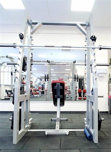 Grote foto smith machine and squat rack full commercial custom built audio tv en foto algemeen