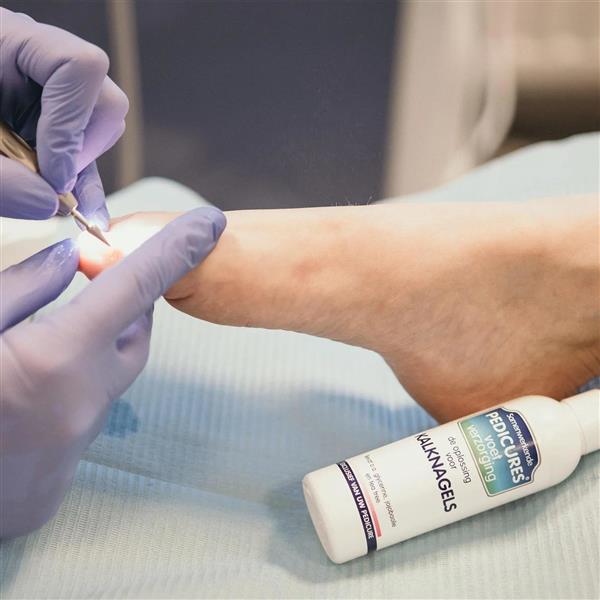 Grote foto 3x samenwerkende pedicures kalknagels 75ml audio tv en foto algemeen