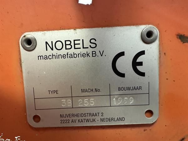 Grote foto nobels 3b beddenrooimachine voor bloembollen en wortelen agrarisch oogstmachines