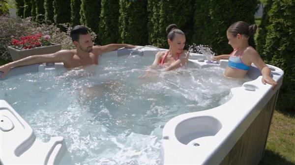 Grote foto jong gebruikte spa wellis jupiter 2.00 x 2.00 tuin en terras zwembaden en spa