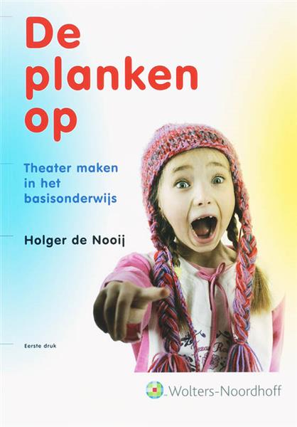 Grote foto de planken op boeken studieboeken