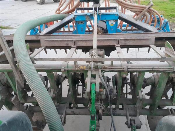 Grote foto celli spitzaai combinatie spitmachine rotoreg zaai verdeel installatie agrarisch ploegen