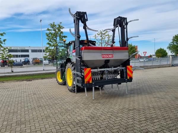 Grote foto fissore tot maximaal 21 meter 16 uitgangen pneumatische kunstmeststrooier agrarisch kunstmestrooiers