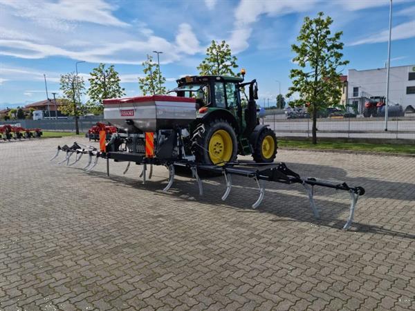 Grote foto fissore tot maximaal 21 meter 16 uitgangen pneumatische kunstmeststrooier agrarisch kunstmestrooiers
