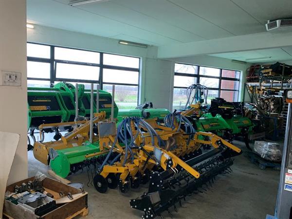 Grote foto farmtec horta 3 meter voor zandgrond met hydraulisch aangedreven rol uit voorraad leverbaar agrarisch ploegen