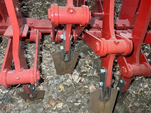 Grote foto gramegna krukasspitmachine 36 300 agrarisch ploegen