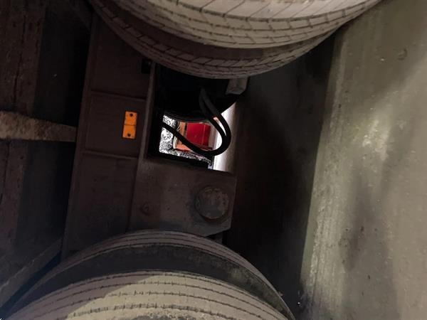 Grote foto netam fruehauf aanhanger vrachtwagen met hydraulische lier agrarisch aanhangwagens