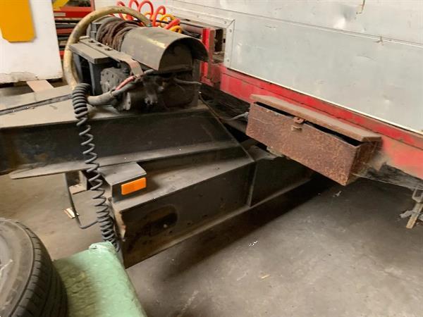 Grote foto netam fruehauf aanhanger vrachtwagen met hydraulische lier agrarisch aanhangwagens