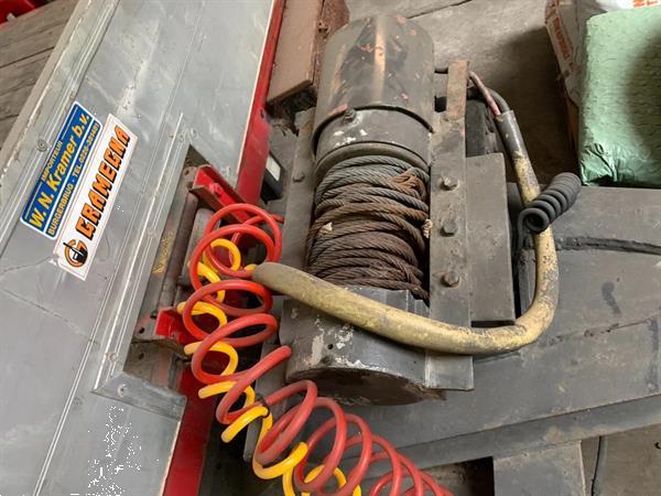 Grote foto netam fruehauf aanhanger vrachtwagen met hydraulische lier agrarisch aanhangwagens
