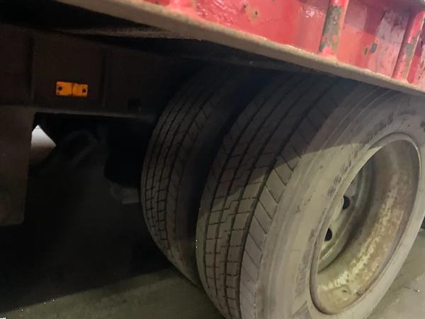 Grote foto netam fruehauf aanhanger vrachtwagen met hydraulische lier agrarisch aanhangwagens