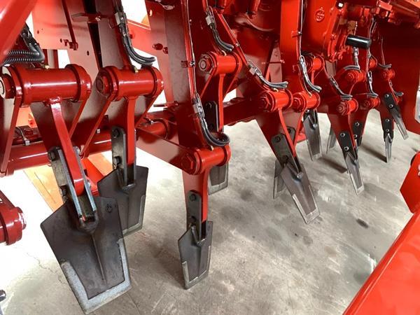 Grote foto gramegna v36 350 krukasspitmachine agrarisch ploegen