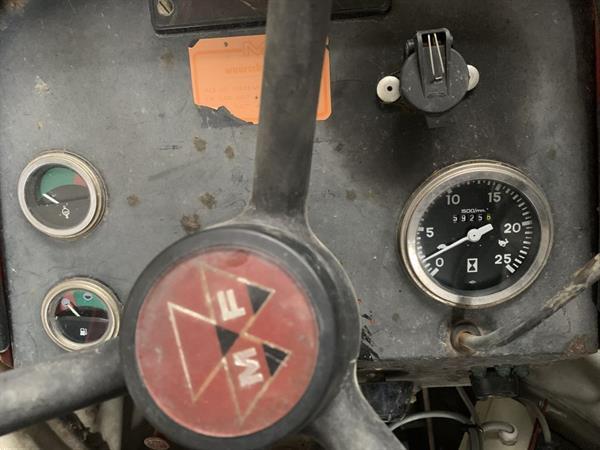 Grote foto massey ferguson 265 met slakkenstrooier 265 agrarisch tractoren