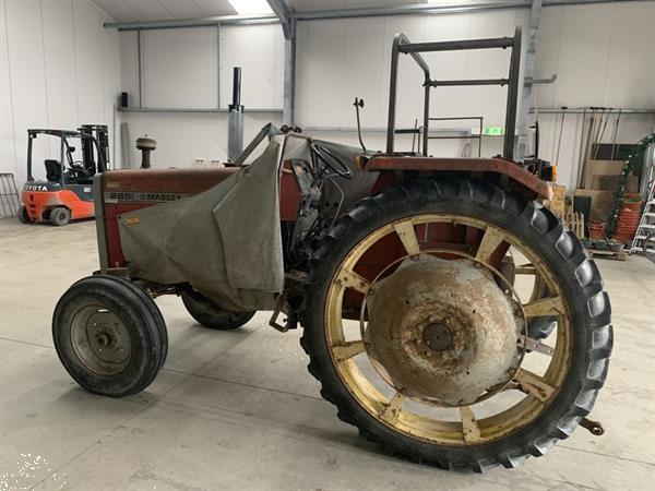 Grote foto massey ferguson 265 met slakkenstrooier 265 agrarisch tractoren