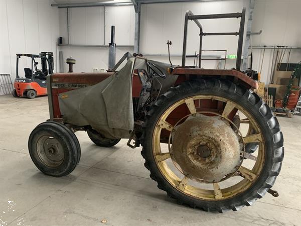 Grote foto massey ferguson 265 met slakkenstrooier 265 agrarisch tractoren