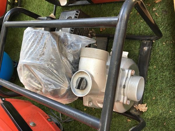 Grote foto waterpomp 4 kw 1100 liter per minuut benzine motor agrarisch pompen