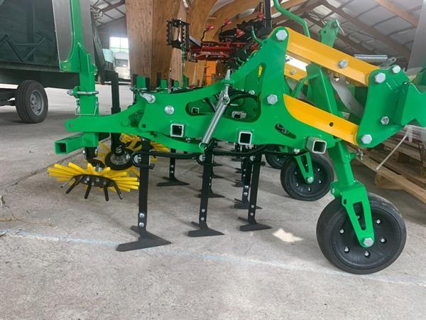 Grote foto maintech maintech schoffelbalk met compleet paralellogram en toebehoren vingerweeder weeder gree agrarisch cultivators en woelers