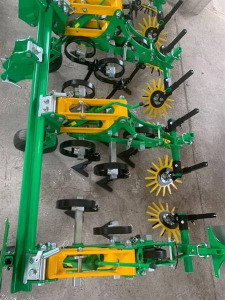 Grote foto maintech maintech schoffelbalk met compleet paralellogram en toebehoren vingerweeder weeder gree agrarisch cultivators en woelers