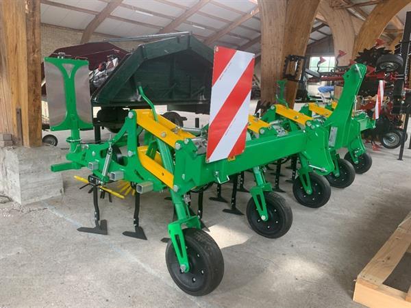 Grote foto maintech maintech schoffelbalk met compleet paralellogram en toebehoren vingerweeder weeder gree agrarisch cultivators en woelers