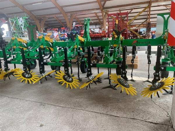 Grote foto maintech maintech schoffelbalk met compleet paralellogram en toebehoren vingerweeder weeder gree agrarisch cultivators en woelers