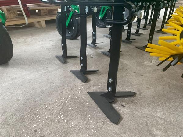 Grote foto maintech maintech schoffelbalk met compleet paralellogram en toebehoren vingerweeder weeder gree agrarisch cultivators en woelers