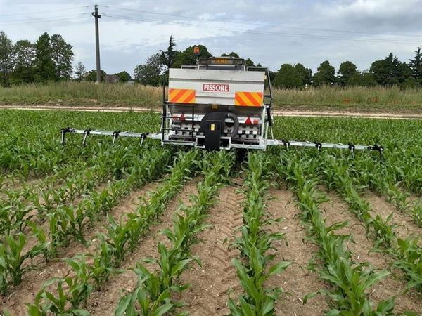 Grote foto kramer fissore korrel strooier kunstmest 1 tot 1.2 meter werkbreedte agrarisch kunstmestrooiers