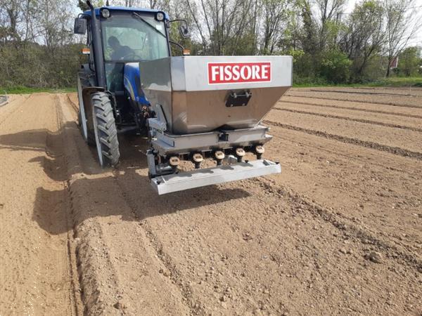 Grote foto kramer fissore korrel strooier kunstmest 1 tot 1.2 meter werkbreedte agrarisch kunstmestrooiers
