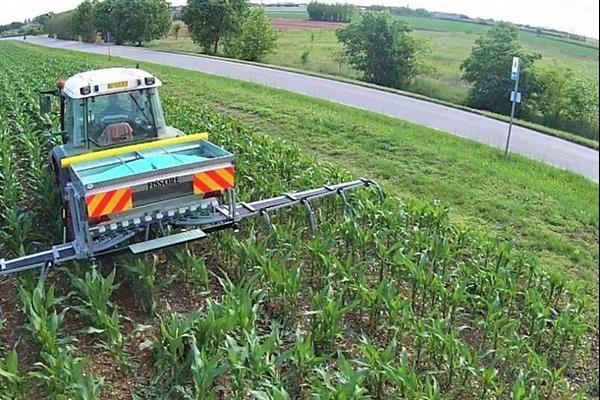 Grote foto kramer fissore korrel strooier kunstmest 1 tot 1.2 meter werkbreedte agrarisch kunstmestrooiers