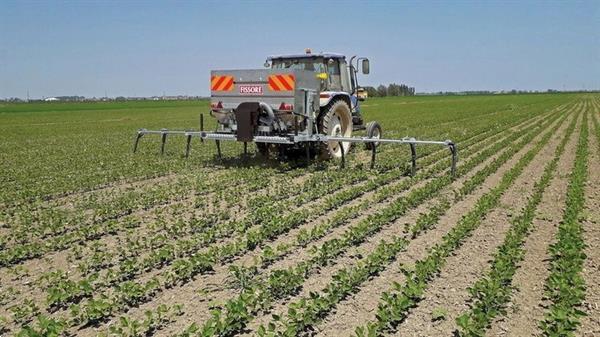 Grote foto kramer fissore korrel strooier kunstmest 1 tot 1.2 meter werkbreedte agrarisch kunstmestrooiers