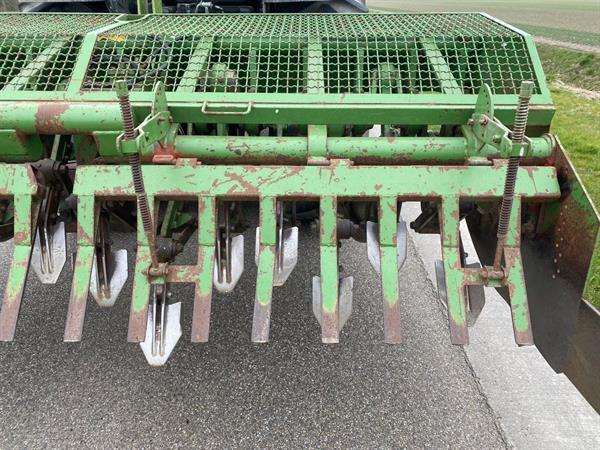 Grote foto celli ng 310 krukas spitmachine ng 310 agrarisch ploegen