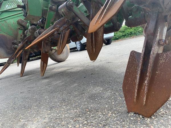 Grote foto celli ng 310 krukas spitmachine ng 310 agrarisch ploegen
