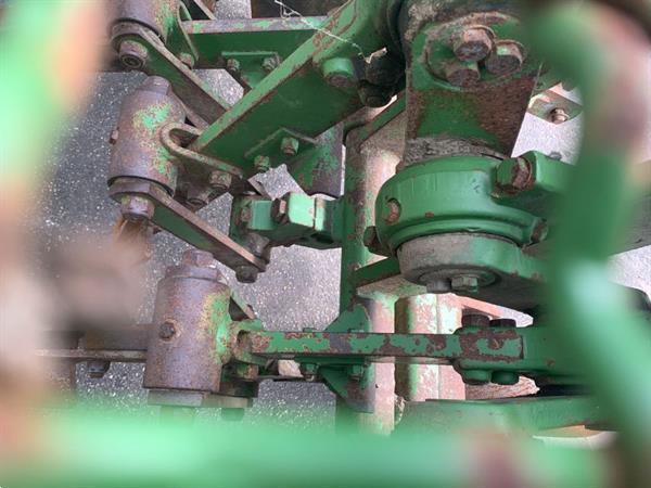Grote foto celli ng 310 krukas spitmachine ng 310 agrarisch ploegen