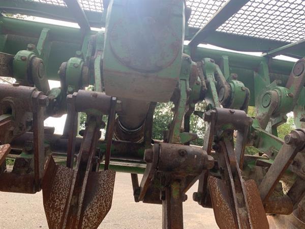 Grote foto celli ng 310 krukas spitmachine ng 310 agrarisch ploegen