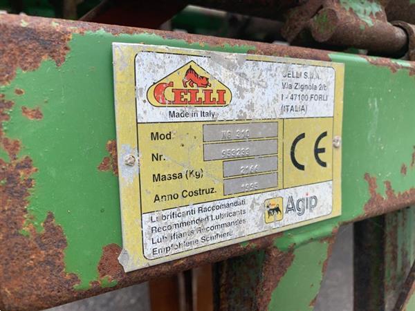 Grote foto celli ng 310 krukas spitmachine ng 310 agrarisch ploegen